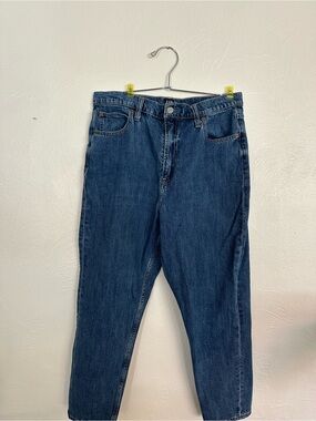 GAP Women’s Mom Jeans